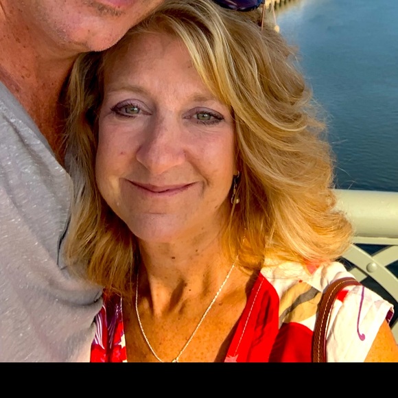 Meet your Posher, Karen - Picture 1 of 1